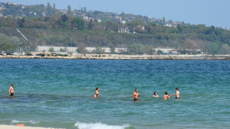 Варненци откриха сезона в последния ден на април (СНИМКИ)