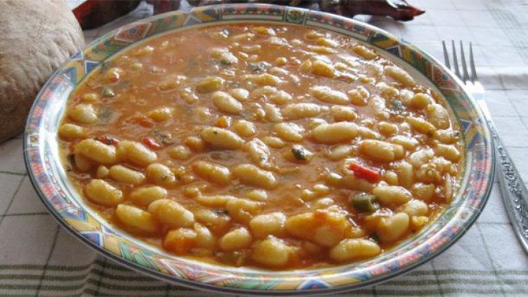 Чорба за 5000 души за празника на фасула в село Смилян