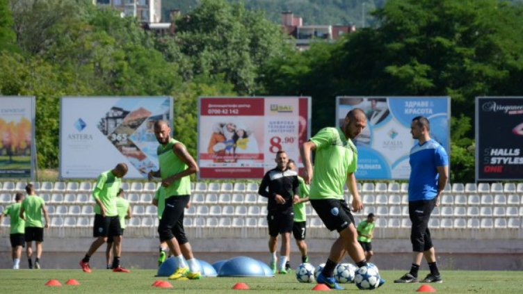 Снимки chernomorepfc.bg