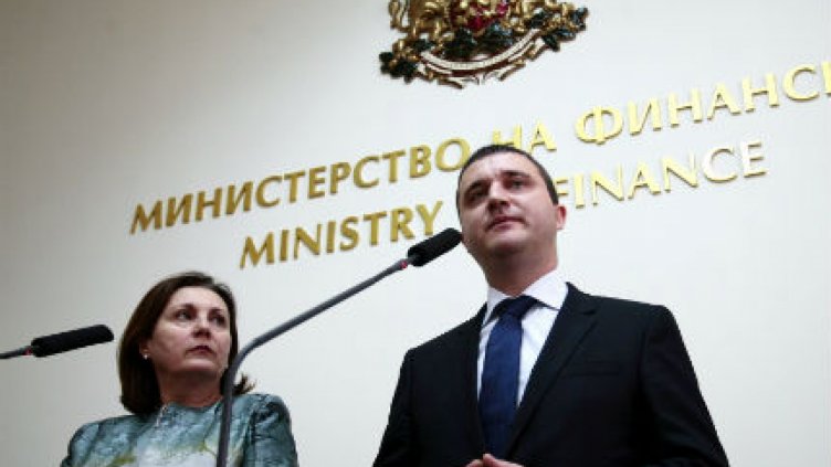 Бъчварова иска още от Горанов: За коли, униформи...