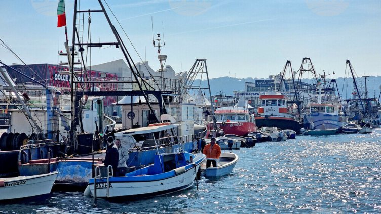 Рибари протестираха във Варна
