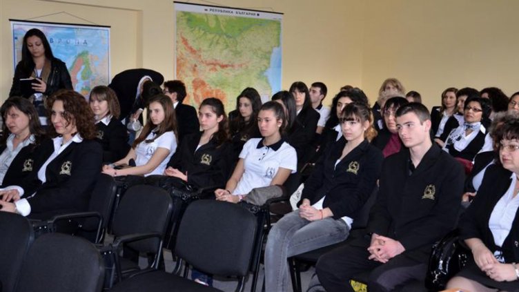 Парламентарната комисия по образование обсъди законопроекта за училищното образование