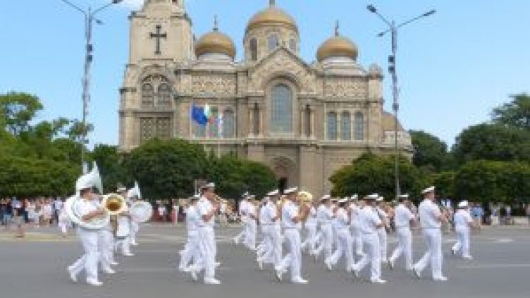 Затварят движението в центъра за Деня на Варна