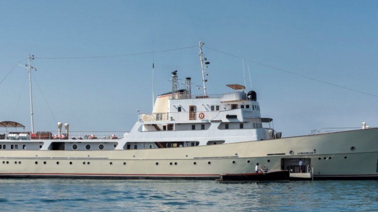 Продават за $25,5 млн. построена във Варна шпионска яхта