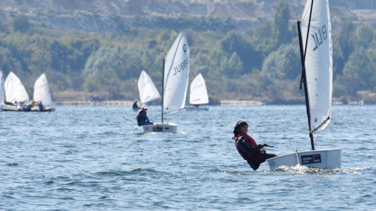 Започна регата Бриз Есен (СНИМКИ)