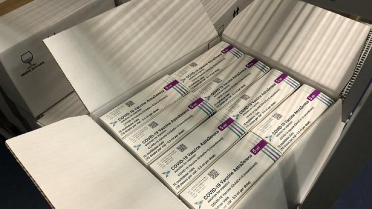 Регистрираха 2 случая на тромбоза след ваксинация с AstraZeneca