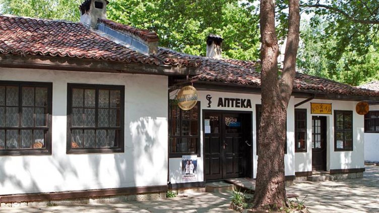 Държавата отпуска 305 000 лв. за служителите в етнографските музеи на открито