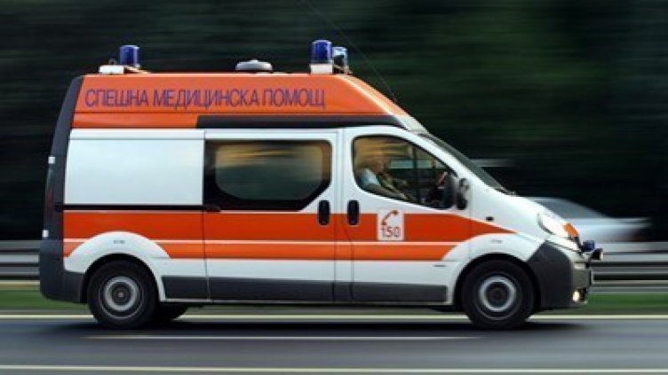 Петима влязоха в болница във Варна след катастрофи