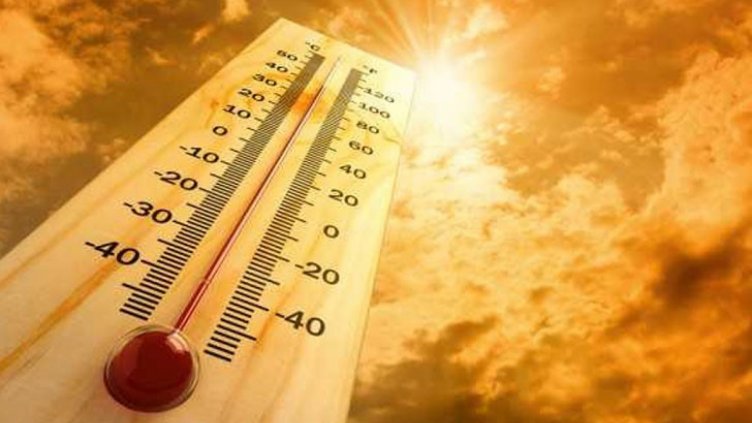 Горещините продължават: Оранжев код за 17 области за събота