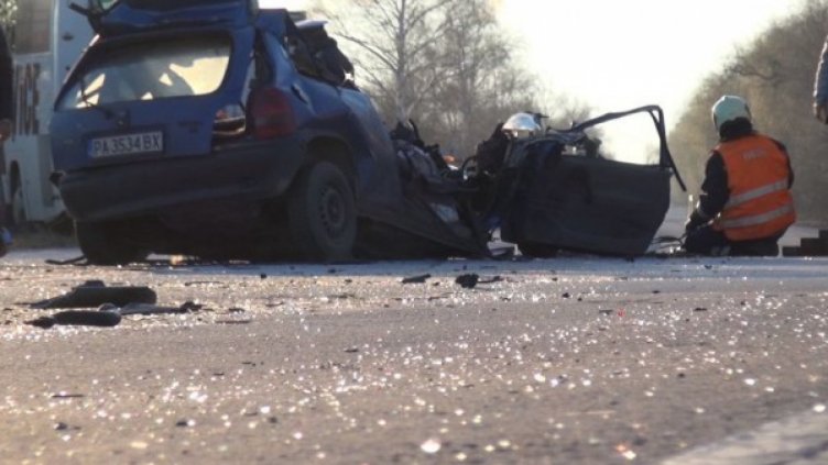 Шофьорът на колата - виновен за пътния ад край Пазарджик