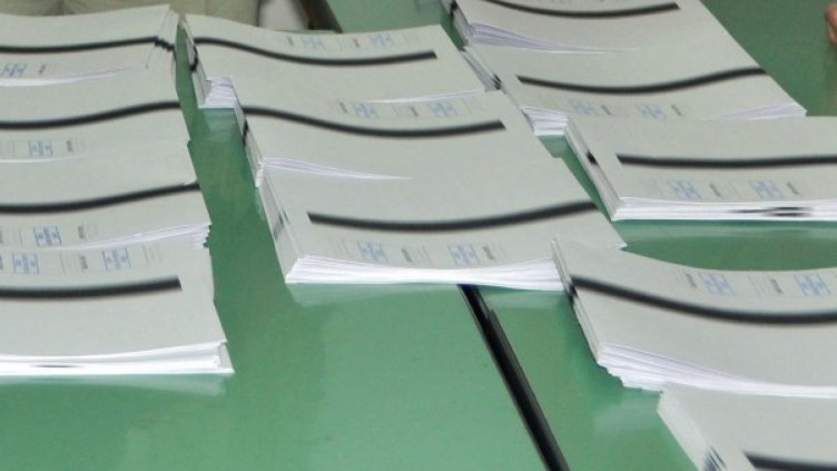 Купища стари бюлетини залежават по членове на изборни комисии във Варна