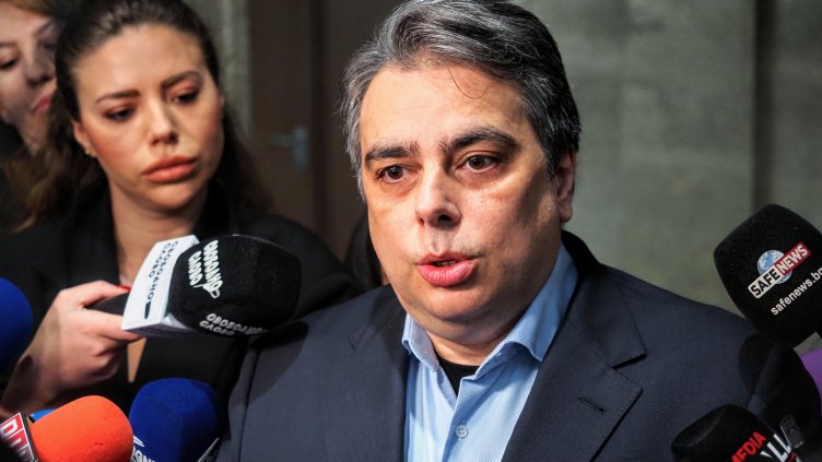 Асен Василев към Костадин Костадинов: Мястото на България е в ЕС, а не в БРИКС