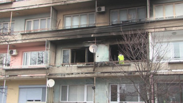 Три семейства без дом преди Нова година