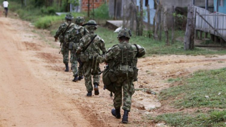 Войник оцеля над три седмици сам в джунглата