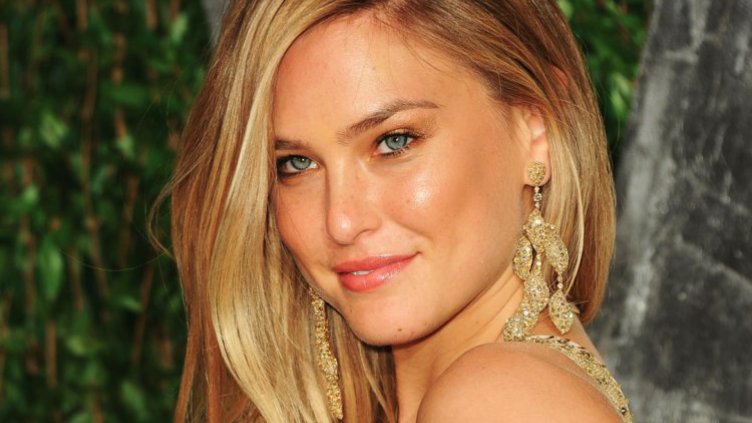 Израелската хубавица Бар Рафаели може да бъде обвинена в укриване на данъци