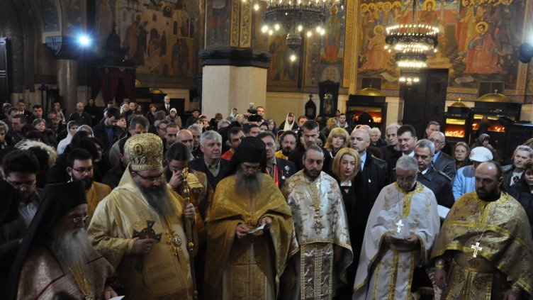 Празничен молебен отслужи митрополит Йоан