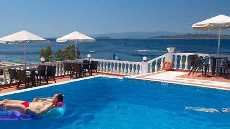 Ангелкова: 190 хиляди туристи са пренощували в Област Варна през юни