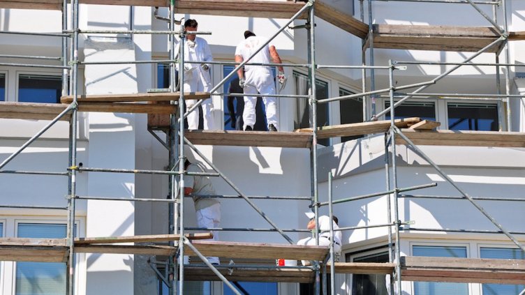 До 2000 лева глоба за опасен балкон