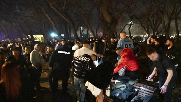 Популярен плаващ нощен клуб в Белград потъна по време на новогодишно тържество