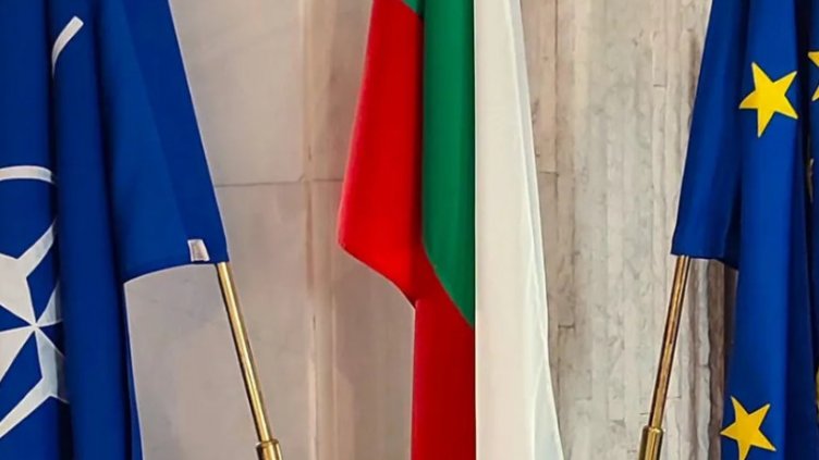 НАТО и ЕС ни честитиха Националния празник