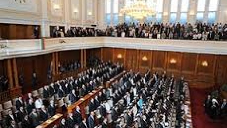 Опозицията осигури кворум в парламента за оставката на кабинета