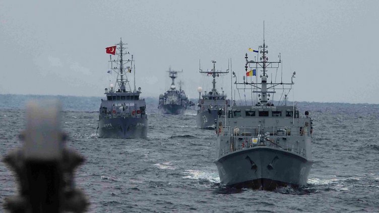 Корабите от Противоминната група на НАТО със задачи и тренировки в Черно море