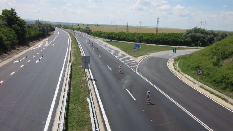 Ремонтите по АМ „Хемус“ продължават и през следващите дни