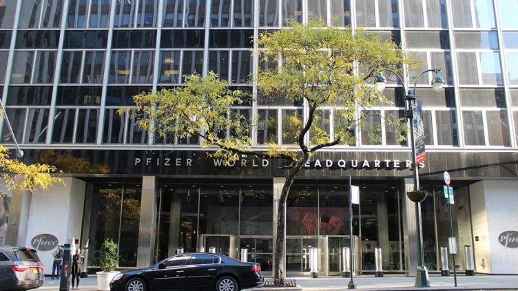 Pfizer и BioNTech искат 700 милиона евро от ЕС за отказаните ковид ваксини