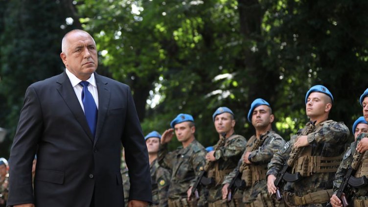 Борисов доволен от армията, върши много работа