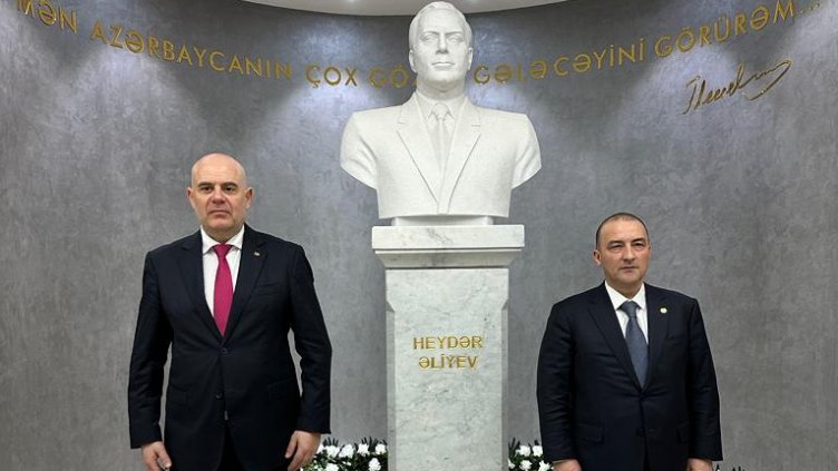 Гешев от Баку: България е мост между Източна Европа и Централна Азия