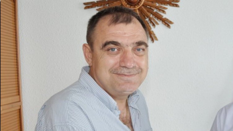 Похотливият професор от НСА ще съди Господарите