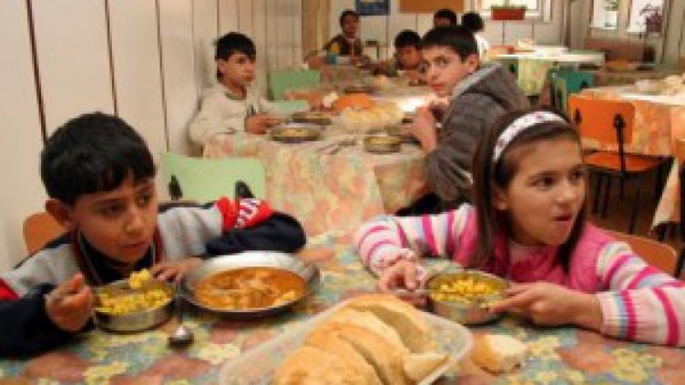 Затварят последните сиропиталища в България