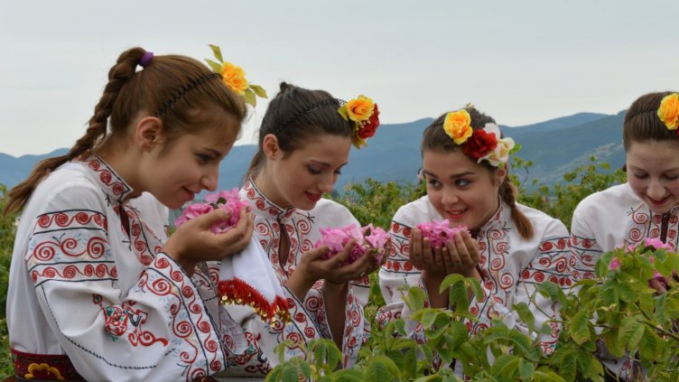 Днес е кулминационният ден на Фестивала на розата в Казанлък 