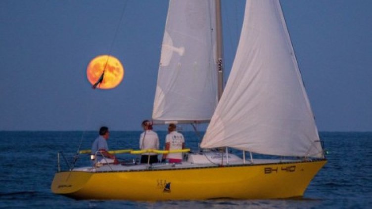 Регатата "Пълнолуние" и фотоконкурс този уикенд във Варна