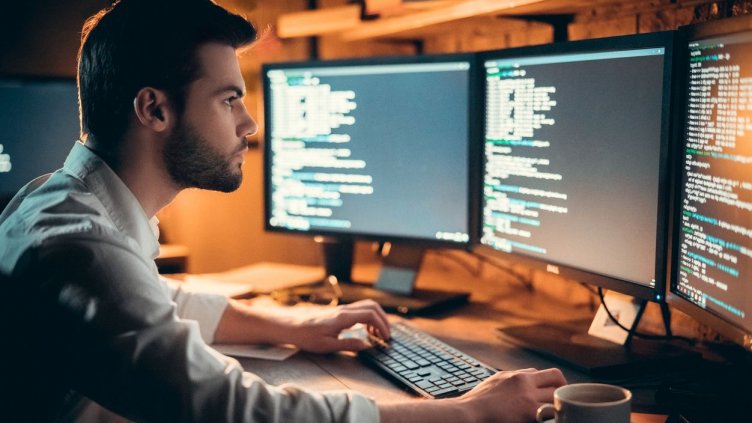 От 5 хил. до петцифрени заплати – месечно! Вярно ли че IT-тата се къпят в пари?