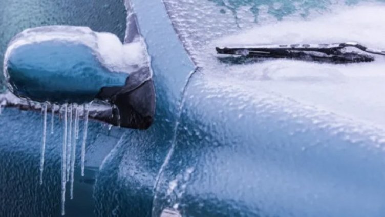 Зимата дойде! Как да се справим със заледена кола