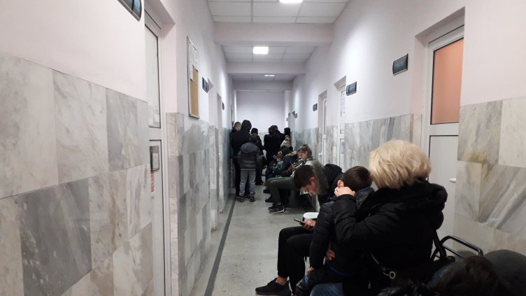 Грипът и острите простуди продължават да тормозят варненци