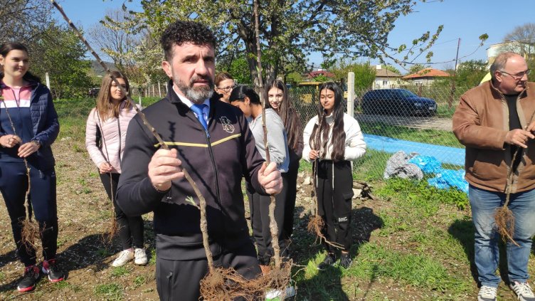 Ново начало за опитното поле в Девня