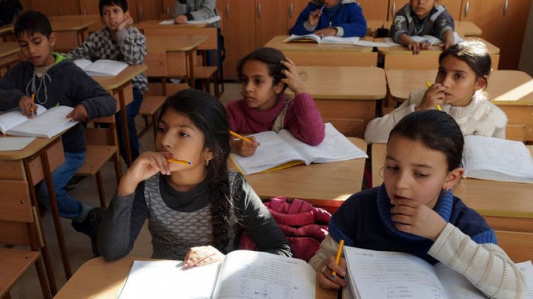 Новата програма на МОН може да сложи край на частните уроци