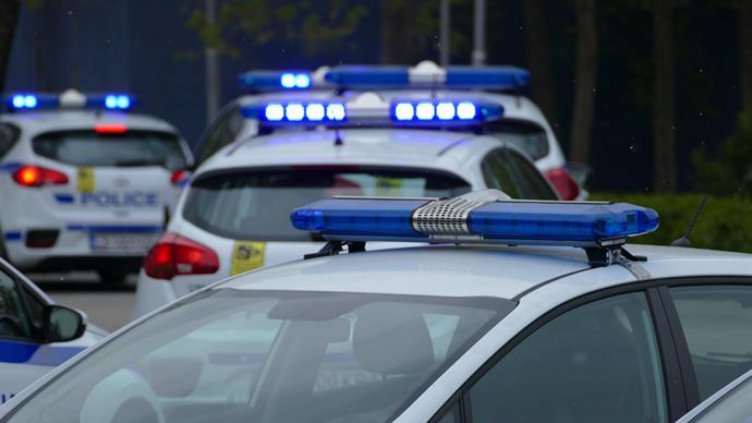 Арестуваха 8 души в Дупница