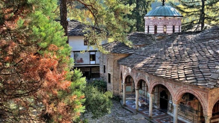 Ново патриаршеско крило отваря в Троянския манастир