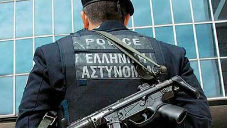 Тежко въоръжени иракчани спипаха на гръцката граница