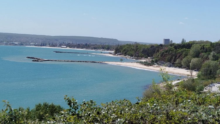 Синоптиците прогнозират много топло време през юни