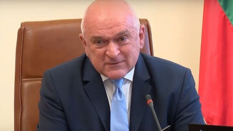 Главчев: Пострадалите при пожарите може да бъдат настанявани в хотели