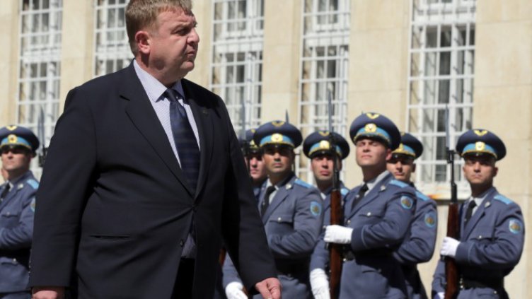 Военният министър: Армията ни не е само за паради