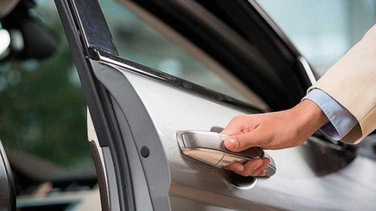 Едно от "болните" места на колите са вратите. Навиците, които ги съсипват