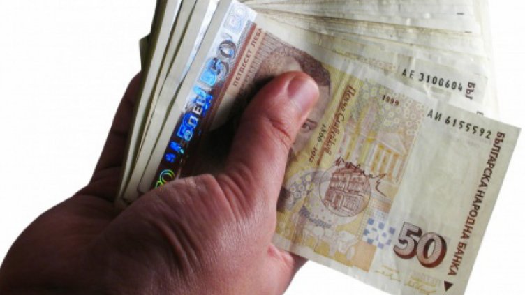 Баба "изгоря" с 600 лева след телефонна измама