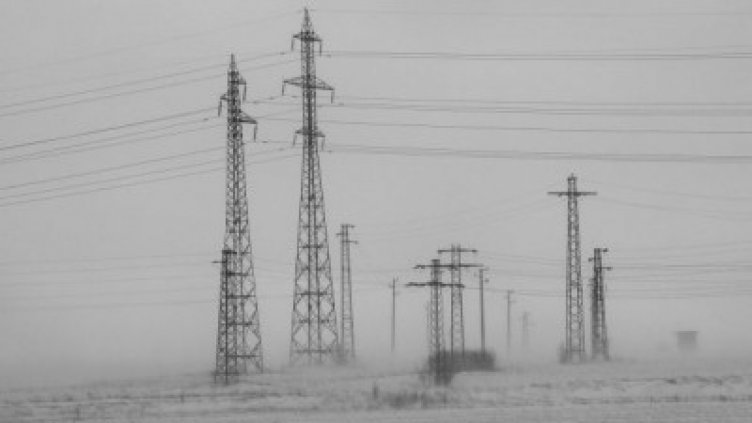 Близо 500 населени места в страната без ток заради снега