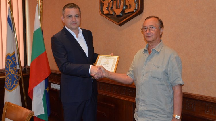 Иван Портних отличен за принос в развитието на славянската култура
