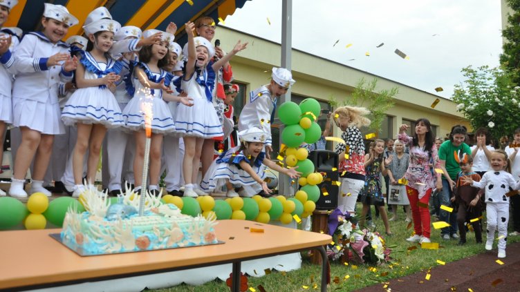 Детска градина Делфинче днес отпразнува 8-ия си рожден ден (СНИМКИ)
